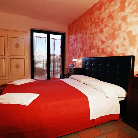 La Casa Rossa Country House-3